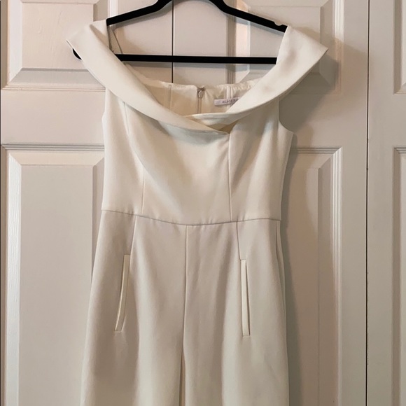 Black Halo- Yoli White Jumpsuit - Picture 2 of 6